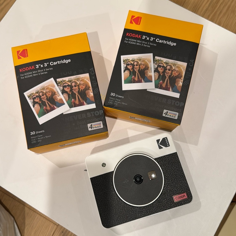 Kodak C300R film camera + 4 boxes of film!